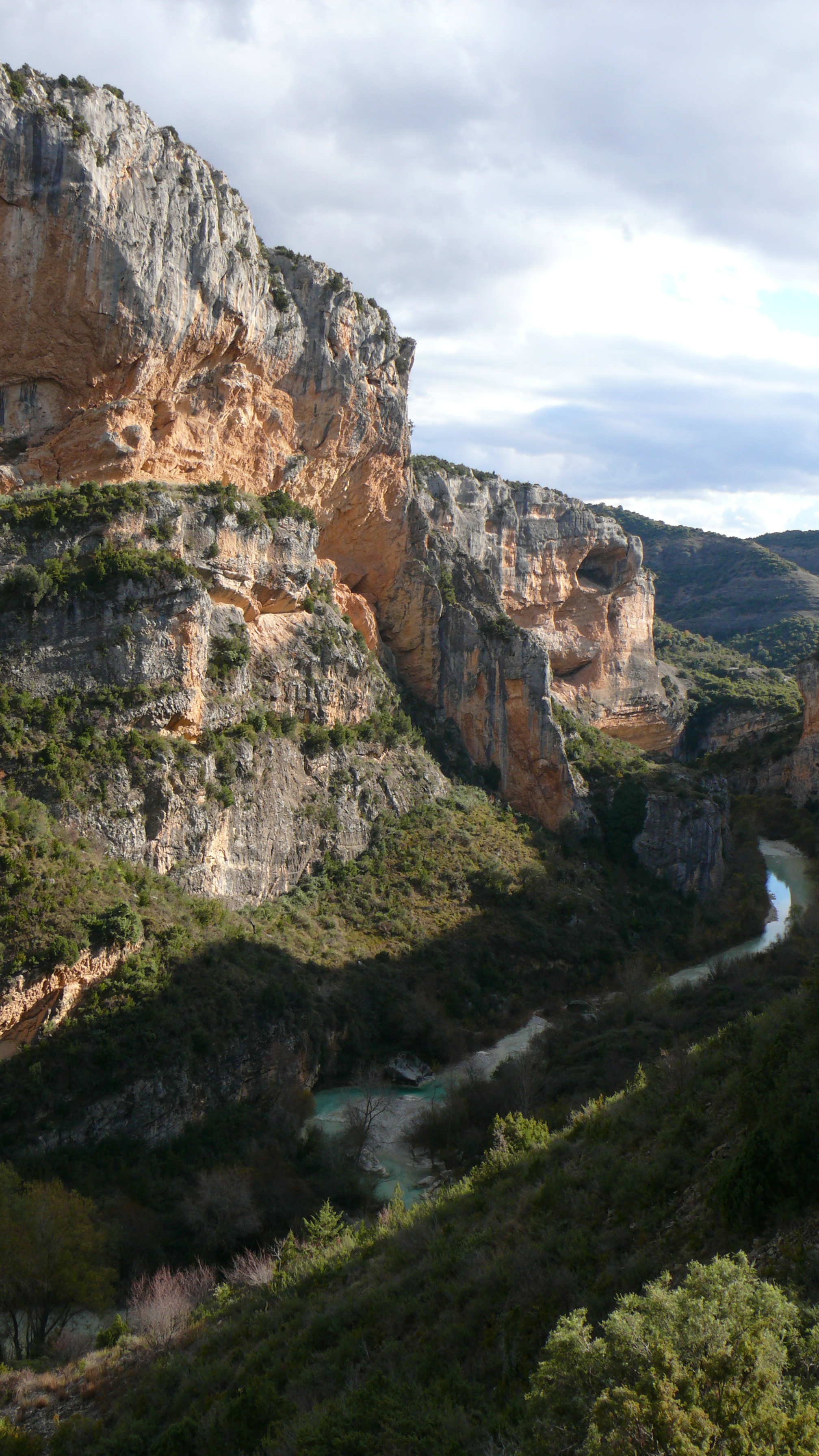 El río Vero aguas arriba del puente de Villacantal