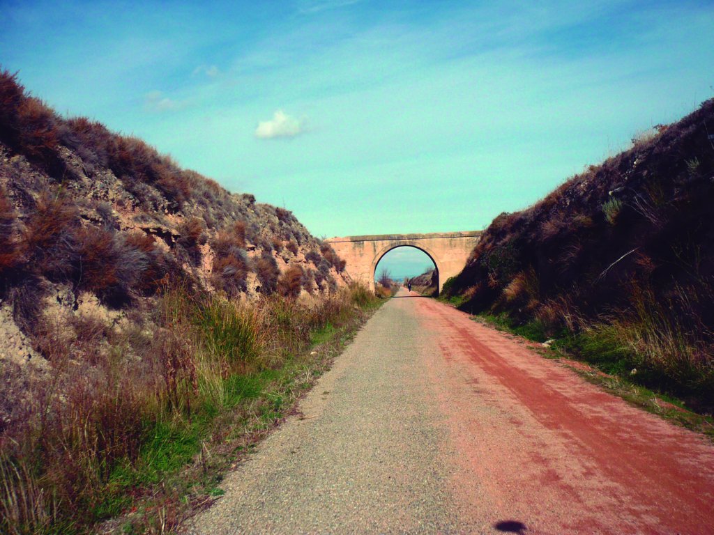 “El Escachamatas” fue un ferrocarril de vía estrecha que unía Tarazona y Tudela