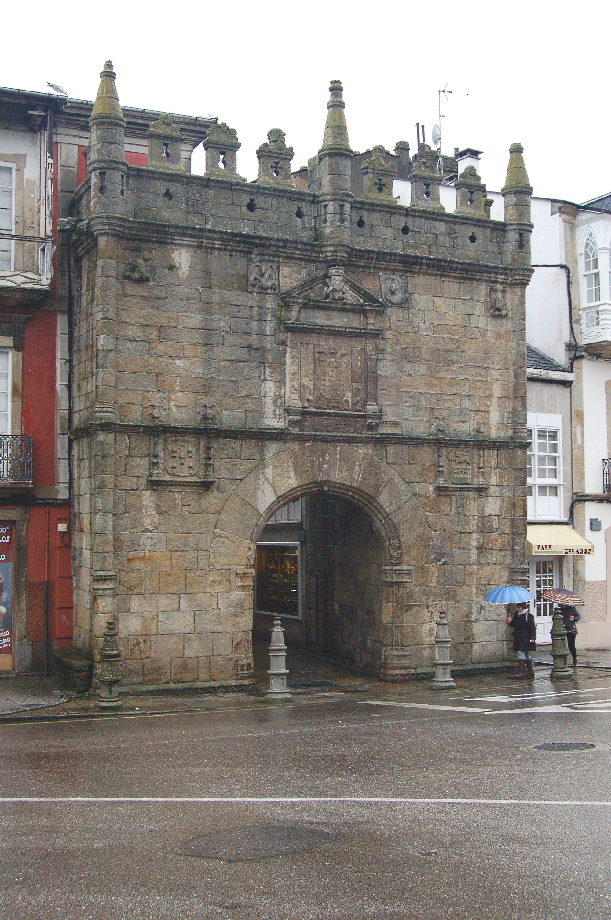 Puerta de Carlos V en Viveiro