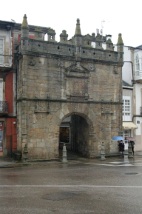 Puerta de Carlos V en Viveiro
