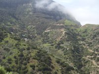Los bancales escalan las laderas ampliando la zona cultivable