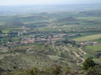 Localidad de Loarre y zona agrícola de la Hoya de Huesca