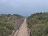 El camino discurre por la antigua plataforma del ferrocarril