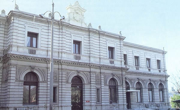 Pabellón A. Edificio anexo al Palacio de Fomento, ubicado en la puerta de la calle Cuesta Moyano. Foto extraída del libro El Palacio de Fomento.