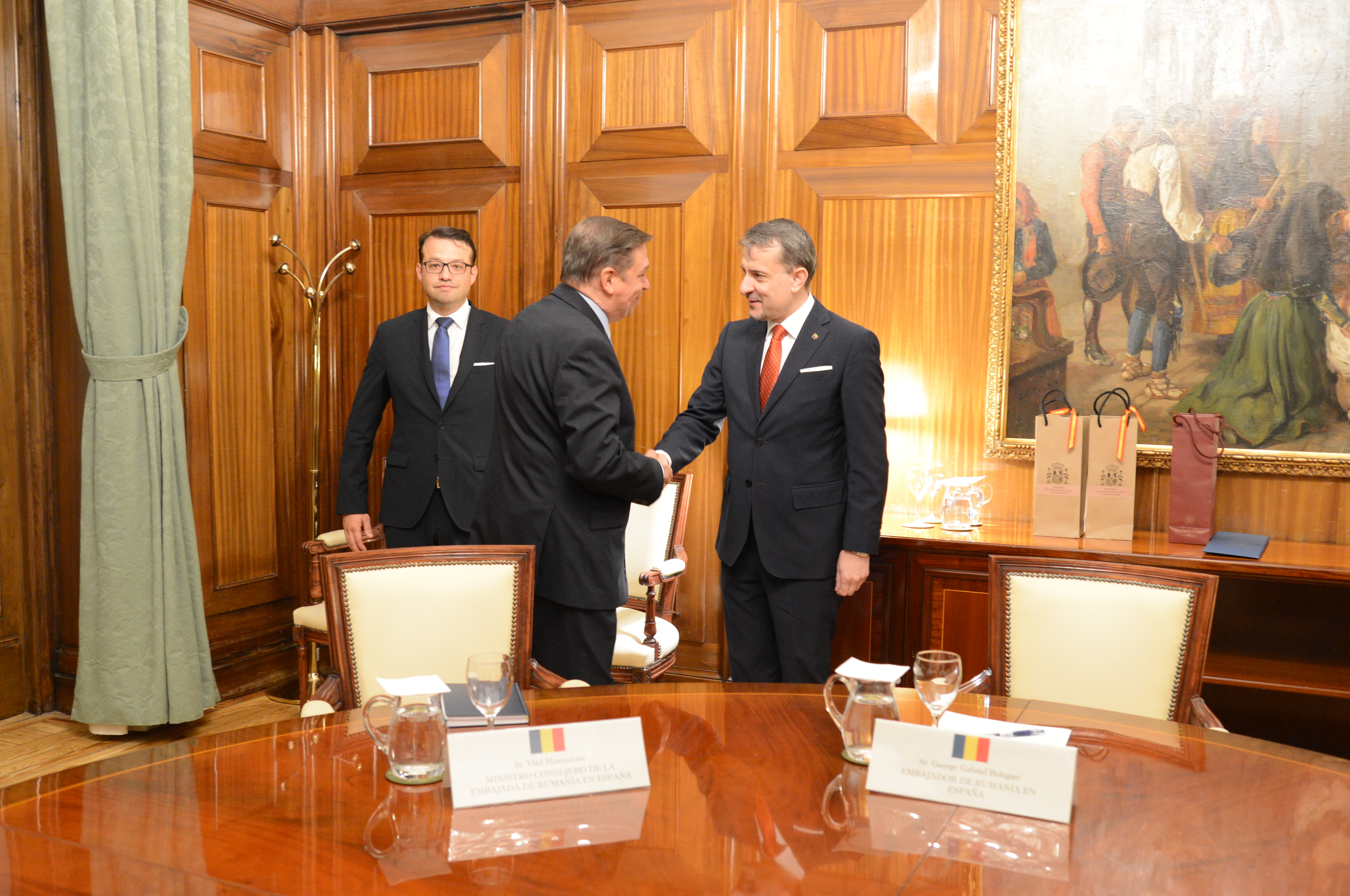 04.07.2022 Ministro y Embajadore Rumania  (1)