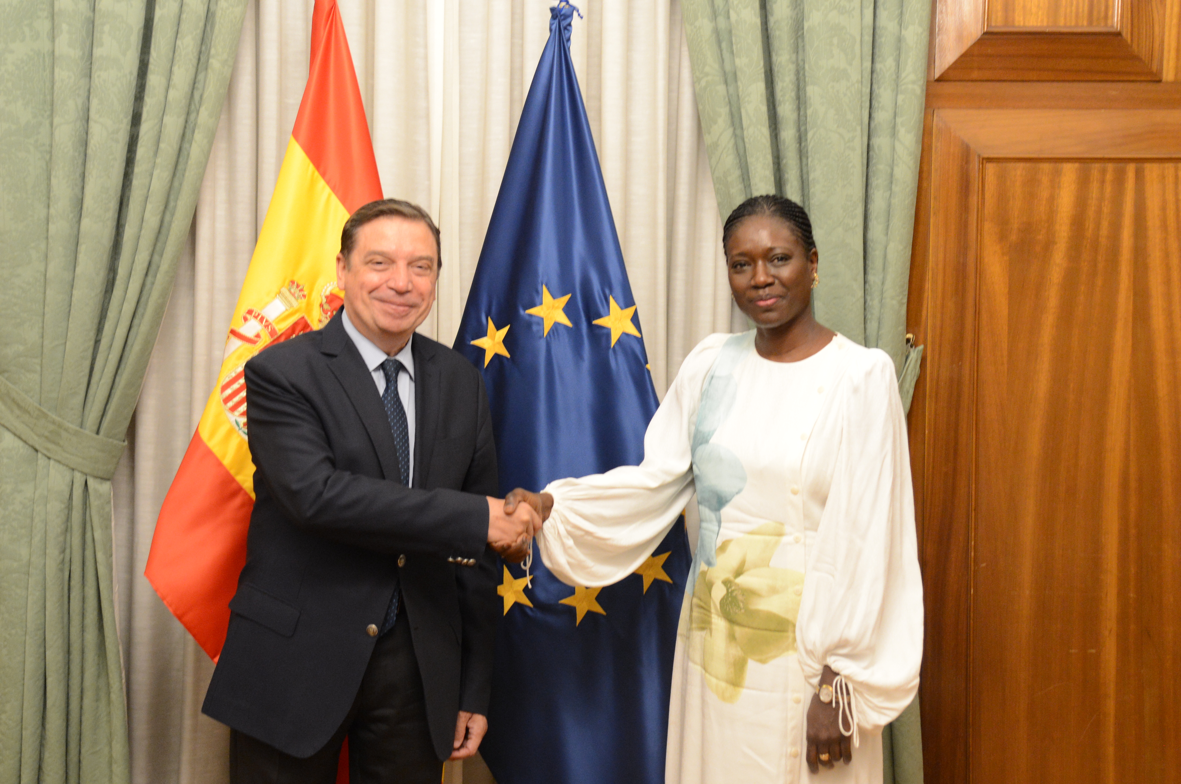 08.07.2022 Ministro y Embajadora Senegal  (2)
