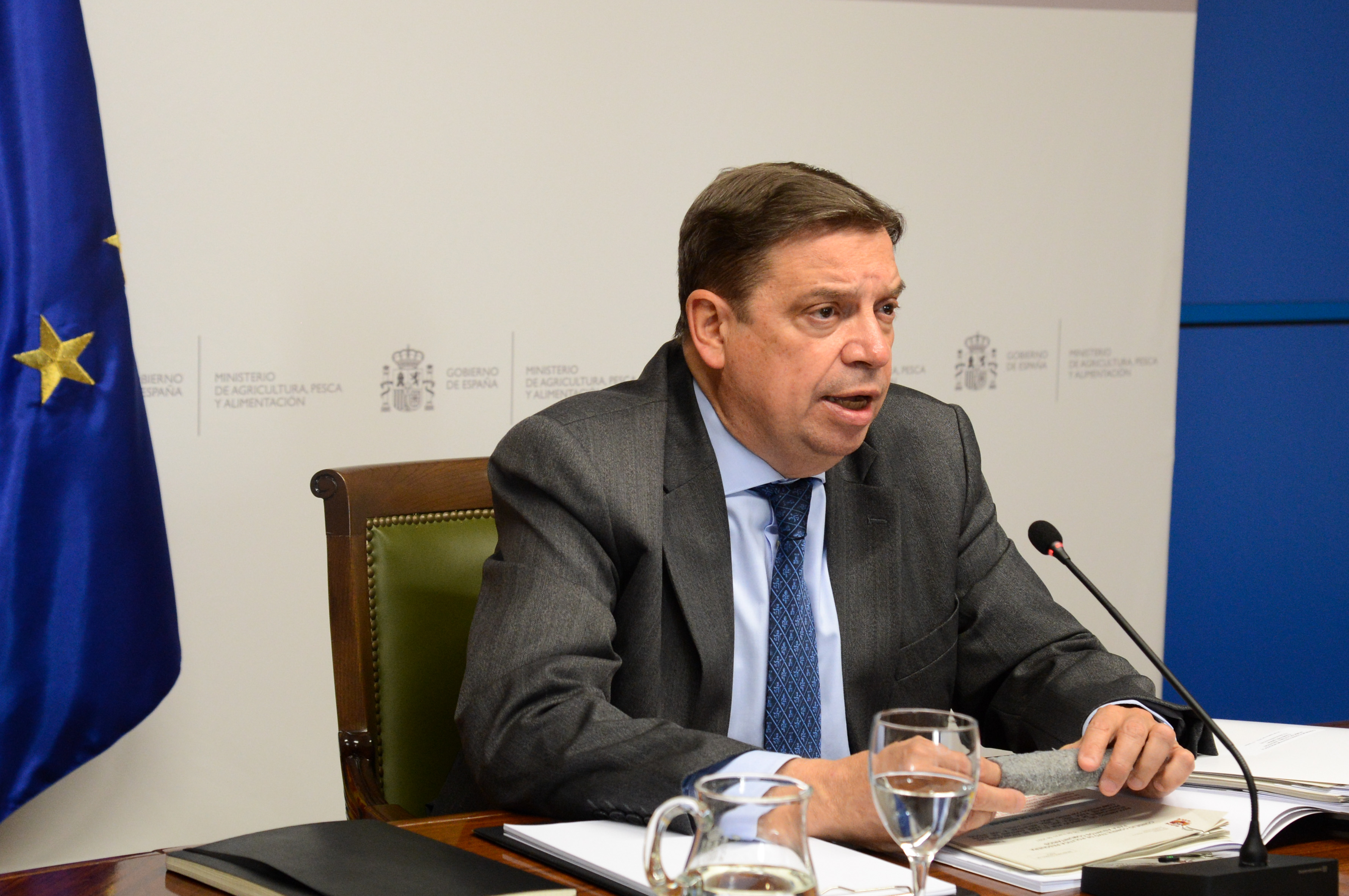 Luis Planas urge a la Comisión a alcanzar el necesario acuerdo con Reino Unido para dotar de seguridad al sector pesquero