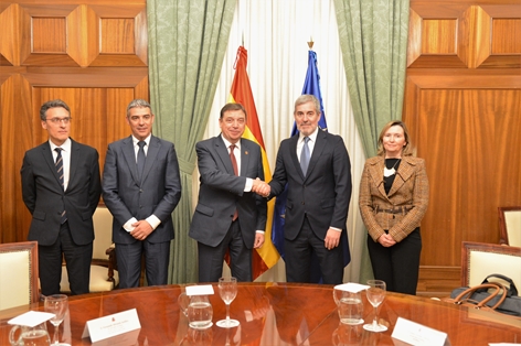 Reunión entre el ministro Planas y el presidente de Canarias  foto 3