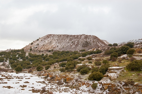 Panorámica nevada de las minas de Sierra Menera