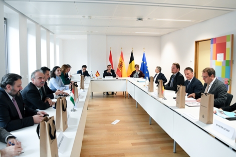 Luis Planas mantiene un encuentro trilateral con los ministros de Agricultura de Bélgica y de Hungría foto 3