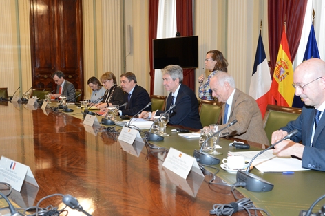 Hoy, en una reunión presidida por el ministro Luis Planas y el secretario de Estado del Mar de Francia, Hervé Berville foto 5