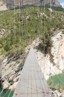 Puente colgante sobre el embalse de Canelles en el Congost de Siegué