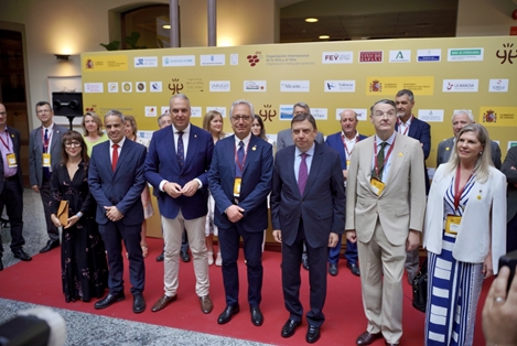Hoy, en la inauguración del 44º Congreso Mundial de la Viña y el Vino, en Cádiz foto 5