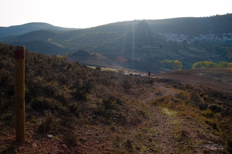 Panorámica de Huélamo desde tramo a pie del Camino Natural del Júcar	