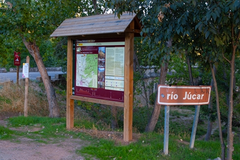 Panel interpretativo de Caminos Natural en Villalba de la Sierra