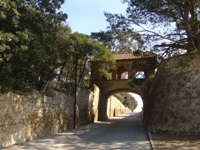 Arco del castillo de Peralada