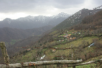 Vista del núcleo rural de Villamayor, en el concejo de Teverga