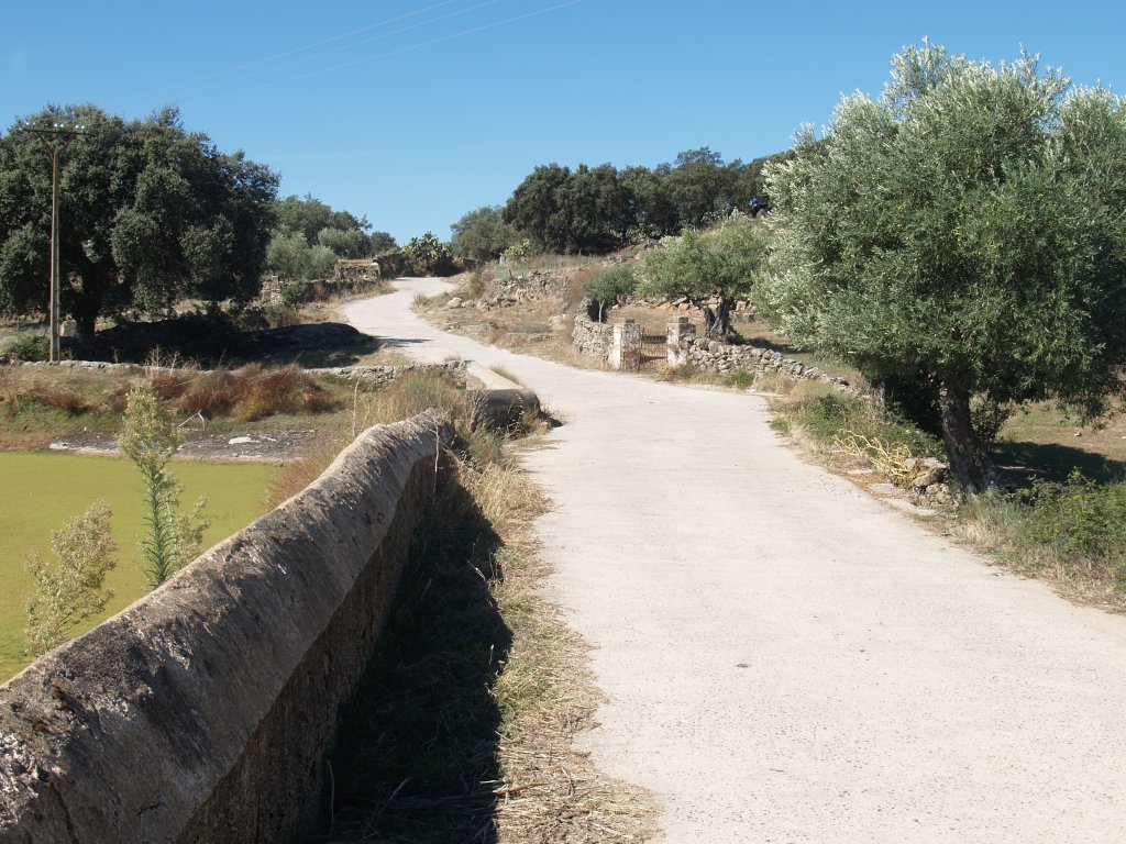 El Camino cruza un puente en las proximidades de Mata de Alcántara