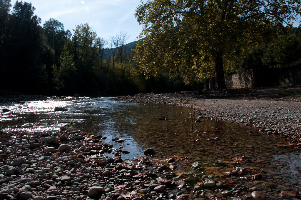 Río Muga en las cercanías de Sant Llorenç