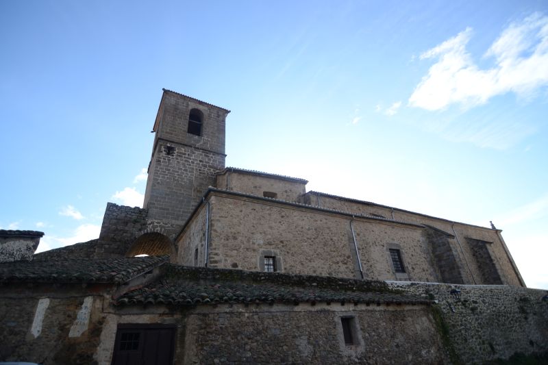 Iglesia castillo de Santa María de Aguas Vivas