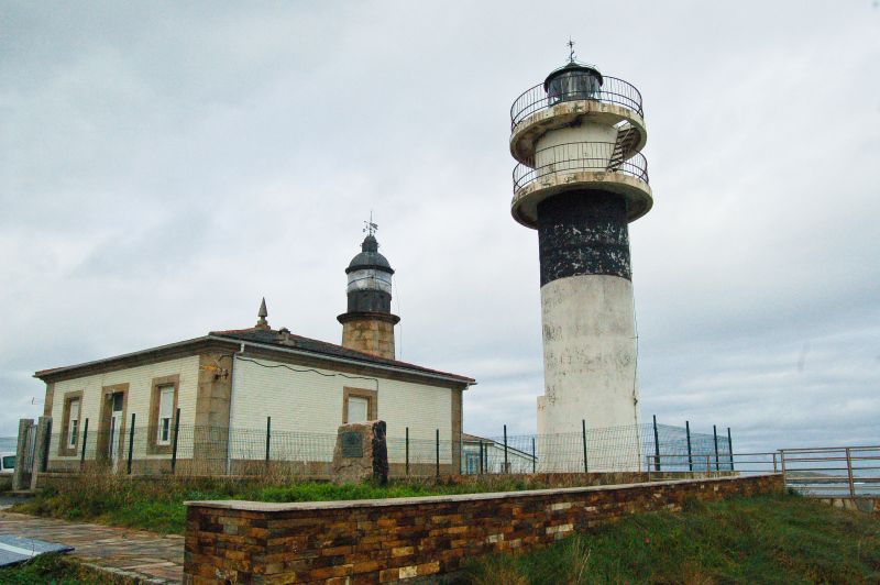 Faro de Punta Atalaya