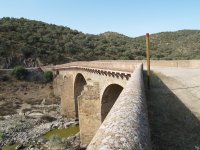 Puente sobre el río Salor por el que circula el Camino