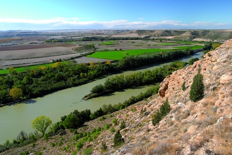 Vista sobre el Ebro desde la ermita de Montler