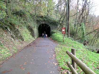 Entrada al túnel de Antzizar