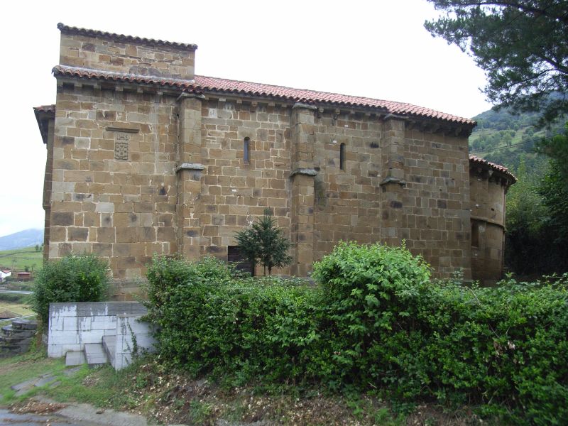 Iglesia de San Pedro de Arrojo